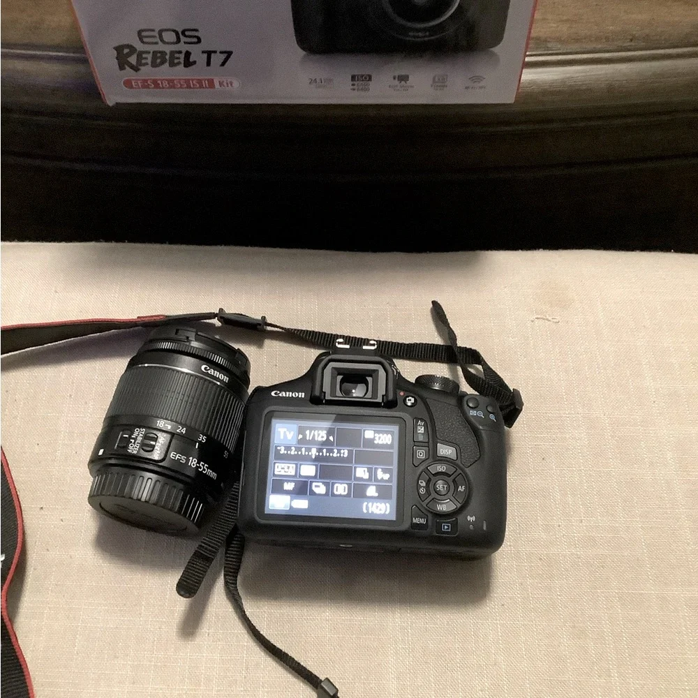 Canon EOS T7 &  Sunpak Flash